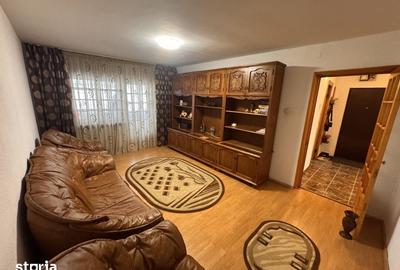 Apartament cu 3 camere decomandat în Craiovița Nouă - 1