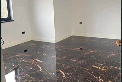 Casă cu Teren 1400 Mp în Duleu