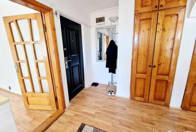 Apartament cu 2 camere decomandat în 9 Mai - 10