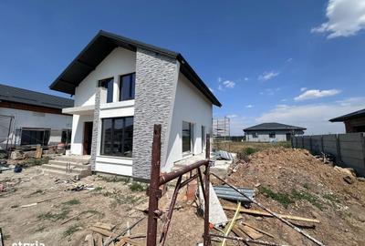 Casă cu 4 camere cu Teren 375 Mp în Clinceni