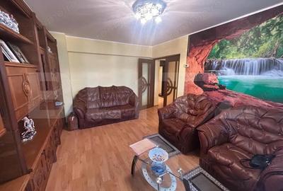 Apartament cu 3 camere decomandat în Micro 11 - 1