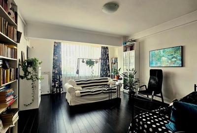Apartament cu 3 camere semidecomandat în Bucureștii Noi