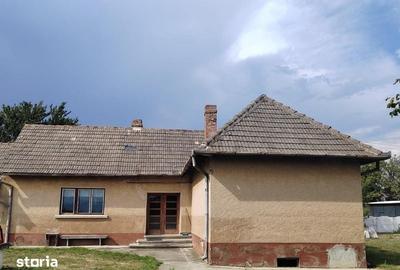 Casă cu 3 camere cu Teren 100 Mp în Hălchiu