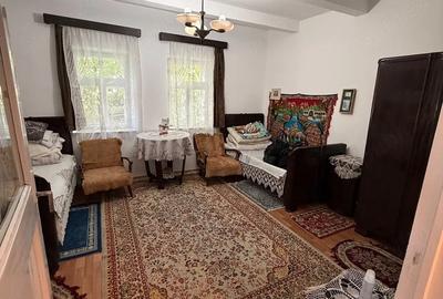 Casă cu 2 camere cu Teren 1950 Mp în Central