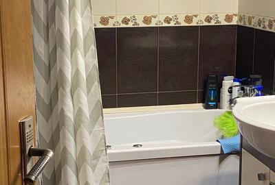 Apartament cu 2 camere decomandat în Între Lacuri