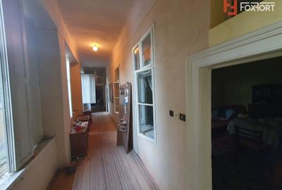 Apartament cu 5 camere nedecomandat, mobilat în Deta - 8
