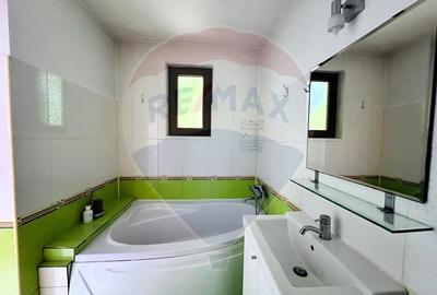 Casă cu 4 camere cu Teren 250 Mp în Gulia - 16