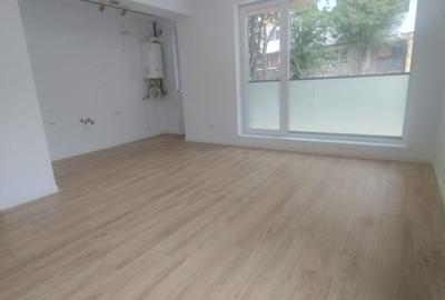 Apartament cu 3 camere decomandat în Malu Roșu