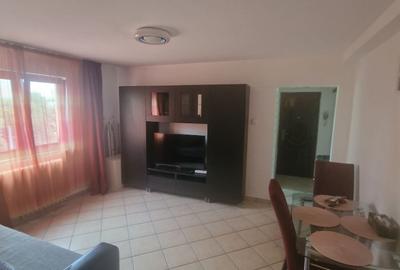 Apartament cu 2 camere semidecomandat în Berceni