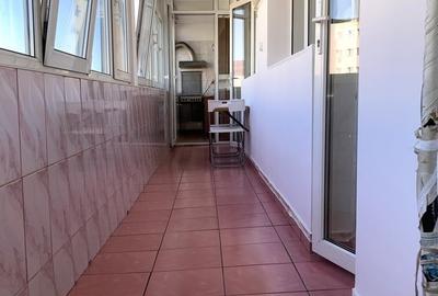 Apartament cu 3 camere semidecomandat în Mihai Bravu