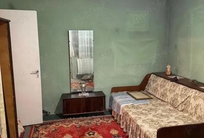 Apartament cu 3 camere decomandat, mobilat în Anda