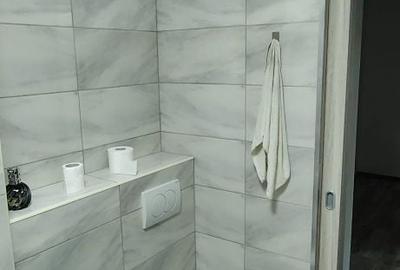 Apartament cu 3 camere decomandat în Sârbi