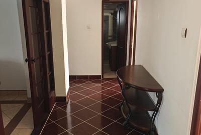Apartament cu 4 camere decomandat în Central