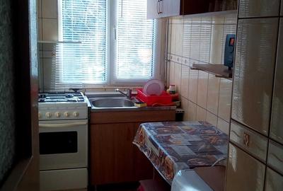 Apartament cu 4 camere semidecomandat în Inel II