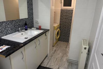 Apartament cu 3 camere în Micro 4