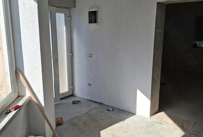 Casă cu 3 camere cu Teren 1000 Mp în Cicir
