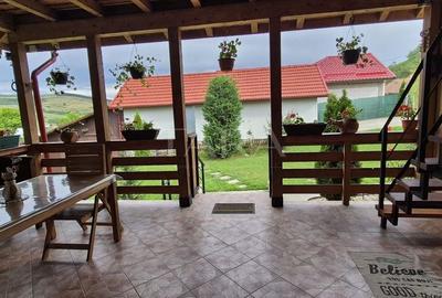 Casă cu 3 camere în Beia