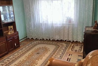 Apartament cu 2 camere decomandat în Nicolina