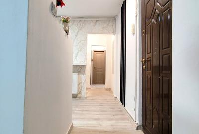 Apartament cu 3 camere decomandat în CET - 6
