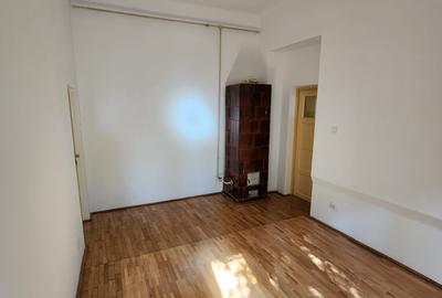 Apartament cu 3 camere decomandat în P-ța Unirii - 9
