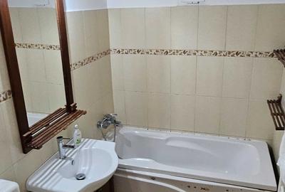 Apartament cu 3 camere decomandat în Popa Șapcă