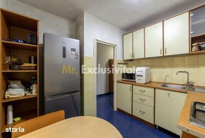 Apartament cu 3 camere decomandat în Lacul Tei