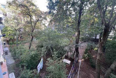 Apartament cu 2 camere decomandat în Păcii