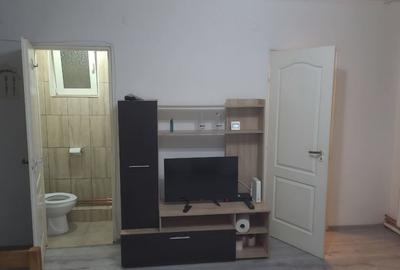 Garsonieră decomandată în Central - 3