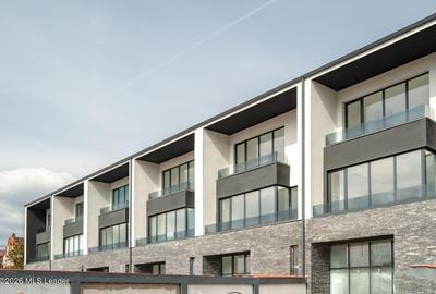 Casă individuală cu 6 camere cu Teren 220 Mp în Central - 58