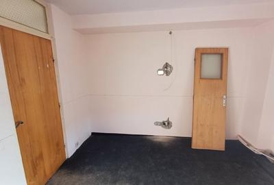 Apartament cu 4 camere decomandat în Mircea-Vodă - 2