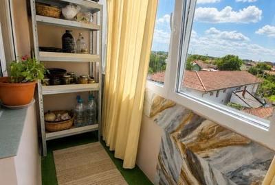 Apartament cu 3 camere semidecomandat în Micro 15