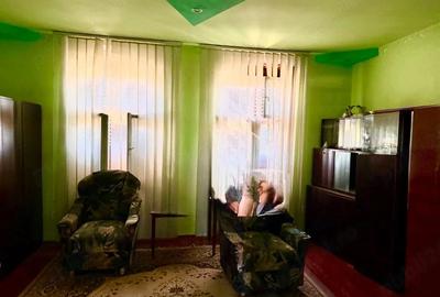 Casă cu Teren 1600 Mp în Central