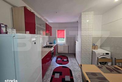 Apartament cu 4 camere decomandat în Micro 4 - 1
