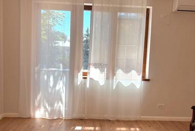 Apartament cu 3 camere semidecomandat, mobilat în P-ța Rosetti - 16