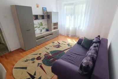 Apartament cu 2 camere decomandat în Precista