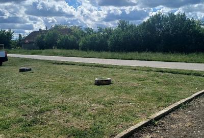 Teren de 700 mp, în Cerneteaz - 2