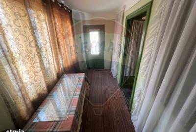 Casă cu 4 camere în Slimnic