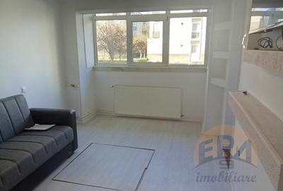 Garsonieră decomandată în Rogerius - 2