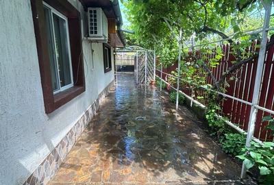Casă cu 4 camere în Brăilița
