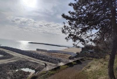 Teren de 4500 mp, în Central