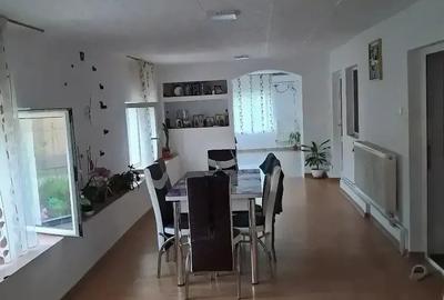 Casă cu Teren 563 Mp în Central - 3