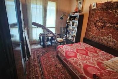 Apartament cu 3 camere semidecomandat în Basarabia
