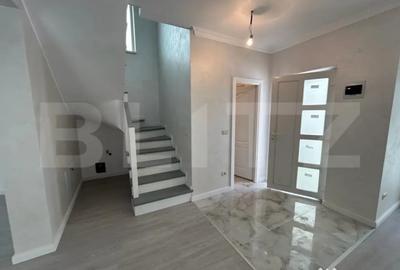 Casă cu 4 camere cu Teren 400 Mp în Central - 1