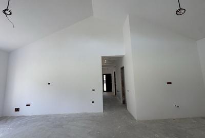 Casă cu 3 camere în Bujoreni - 2