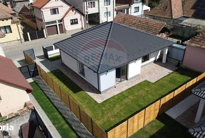 Casă cu 3 camere cu Teren 300 Mp în Central