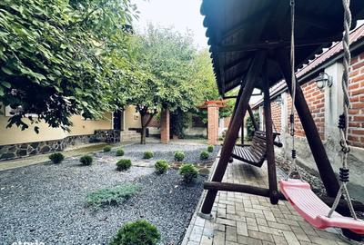 Casă cu 4 camere decomandat în Stupini - 1