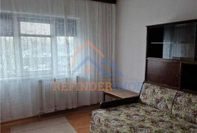 Apartament cu 3 camere decomandat, mobilat în Rahova