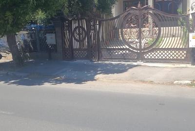 Casă cu 4 camere în Exterior Vest