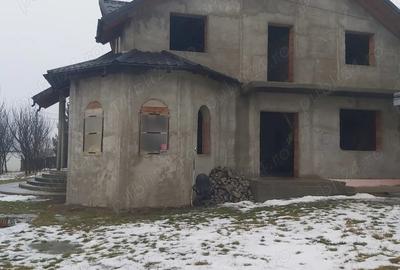 Casă cu Teren 680 Mp în Cătămărești - 6