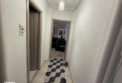 Apartament cu 3 camere semidecomandat în Groapa